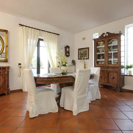 2 Bedroom Awesome In Holiday home *