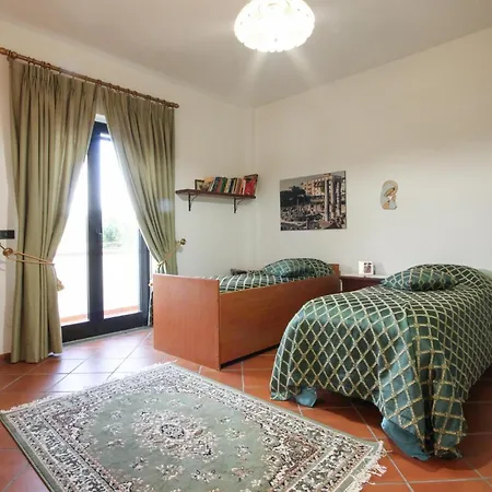 2 Bedroom Awesome In Holiday home